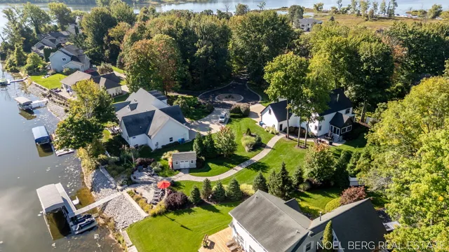 $1,695,000 | 15329 Blue Heron Court, Spring Lake, MI 49456