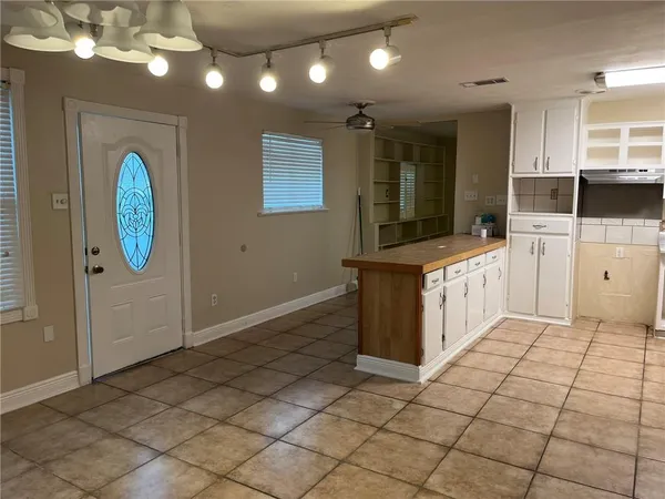 $1,500 | 1645 Redwood Drive, Harvey, LA 70058