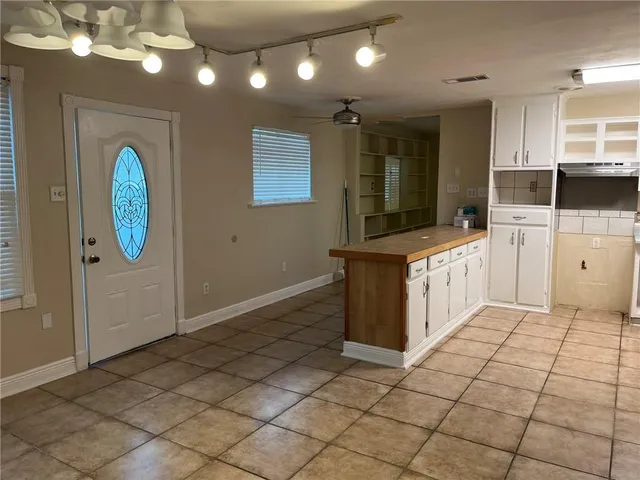 $1,500 | 1645 Redwood Drive, Harvey, LA 70058