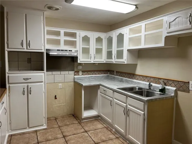 $1,500 | 1645 Redwood Drive, Harvey, LA 70058