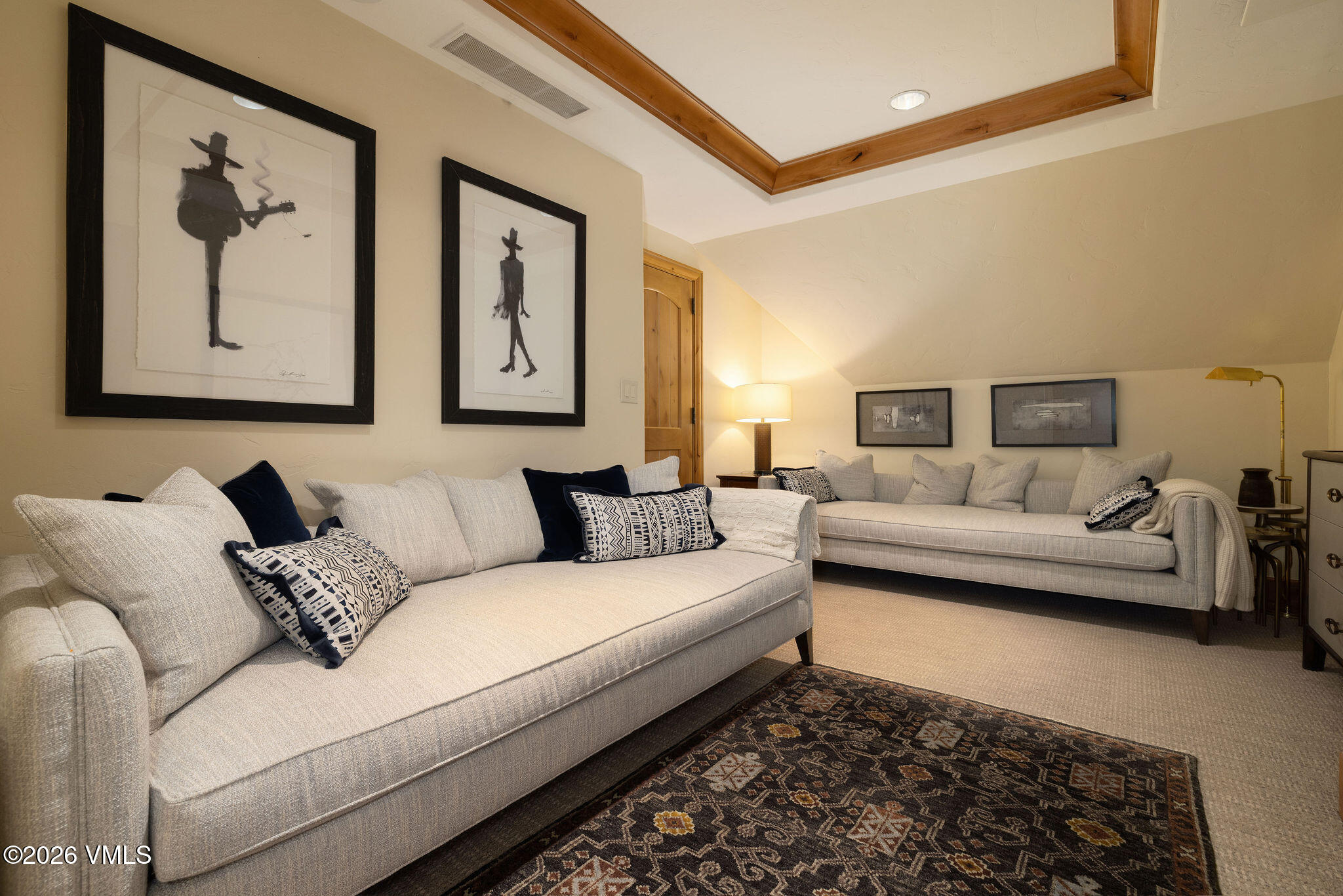130 Daybreak Ridge Road, Unit 1101 Avon, CO 81620 - Photo 7 of 26 2606_ritz_1101_interior_sitting