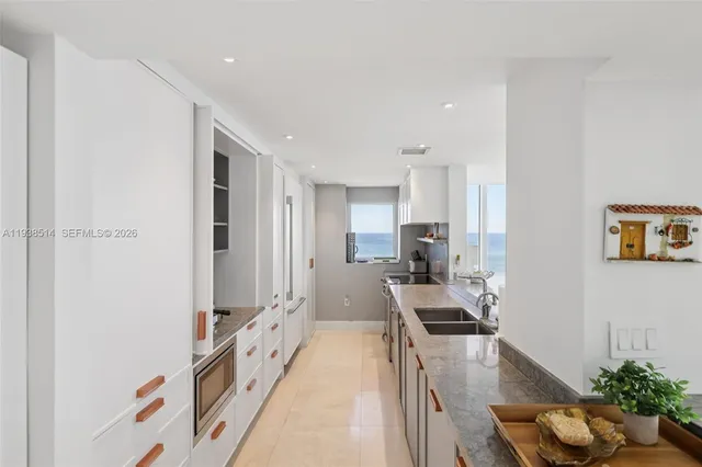 $2,980,000 | 10275 Collins Avenue, Unit 1110, Bal Harbour, FL 33154