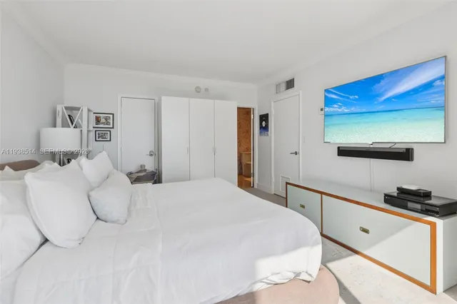 $2,980,000 | 10275 Collins Avenue, Unit 1110, Bal Harbour, FL 33154