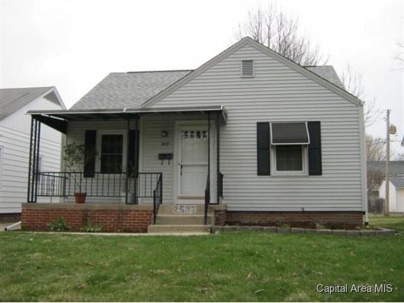 2537 South 7th Street Springfield, IL 62703 - Photo 1 of 11