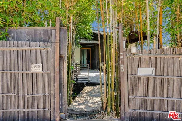 a view of outdoor space