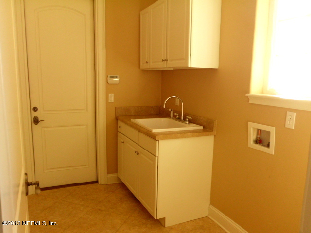 2124 Romeo Point Lane Fleming Island, FL 32003 - Photo 28 of 40 Laundry room