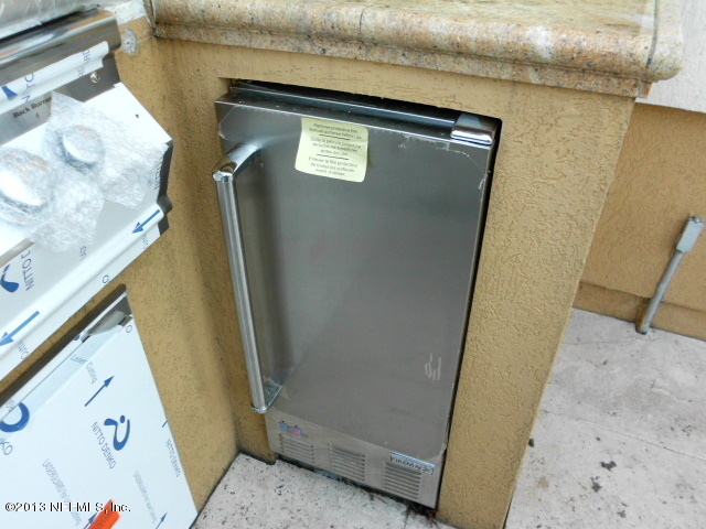 2124 Romeo Point Lane Fleming Island, FL 32003 - Photo 34 of 40 Ice maker