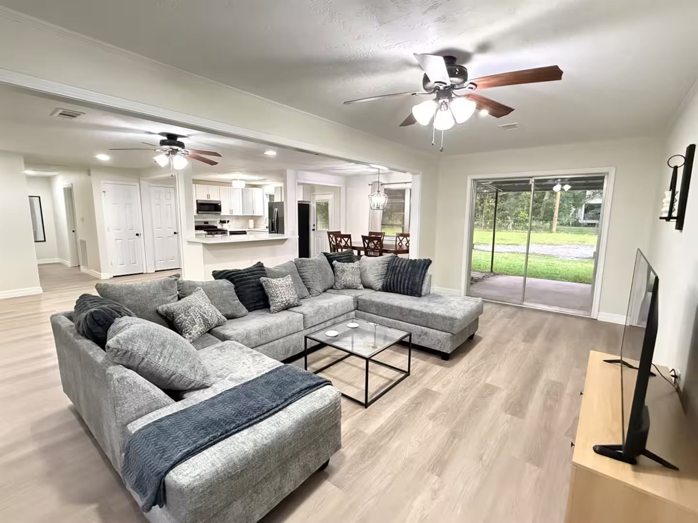7035 Hurley Drive Beaumont, TX 77708 - Photo 6 of 26