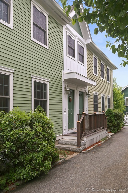 562 Trapelo Road, Unit 562 Belmont, MA 02478 - Photo 4 of 33 Gallery Image 4