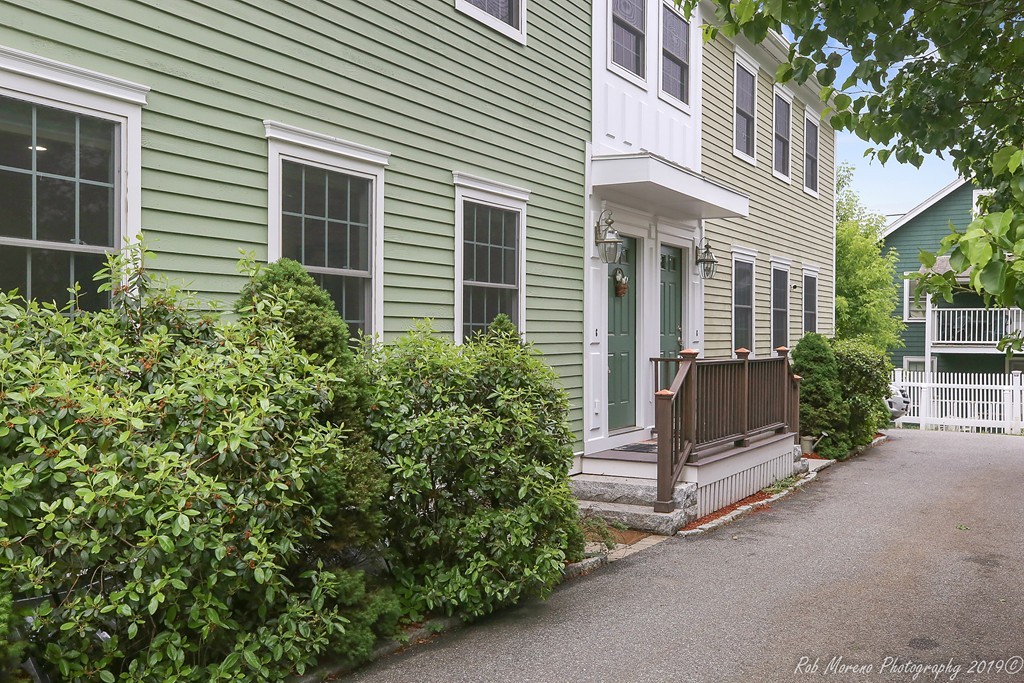 562 Trapelo Road, Unit 562 Belmont, MA 02478 - Photo 5 of 33 Gallery Image 5