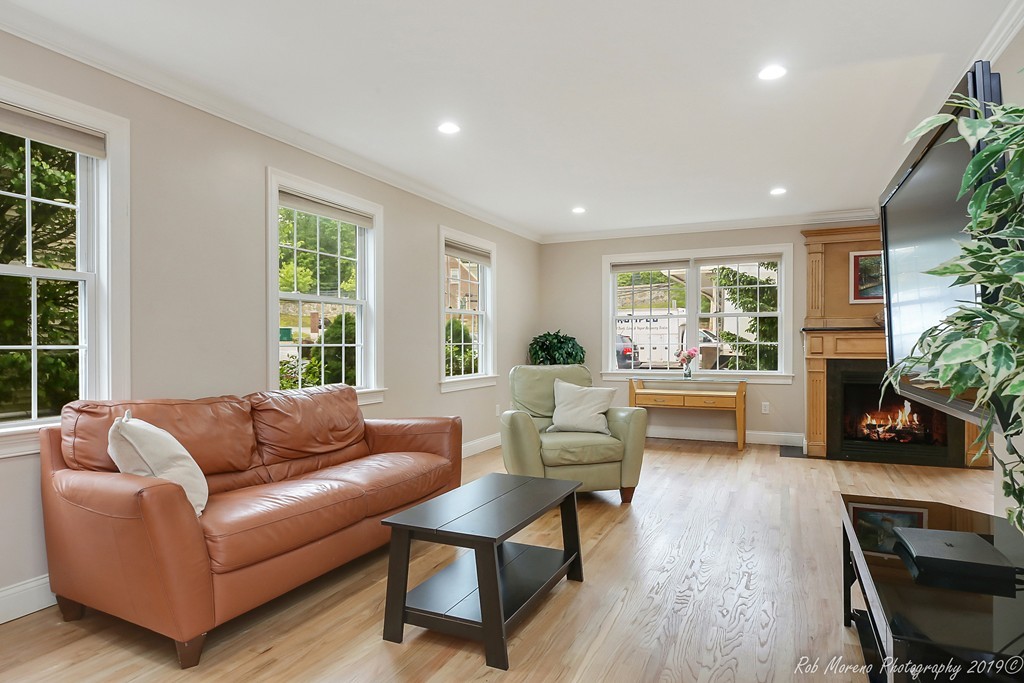 562 Trapelo Road, Unit 562 Belmont, MA 02478 - Photo 7 of 33 Gallery Image 7