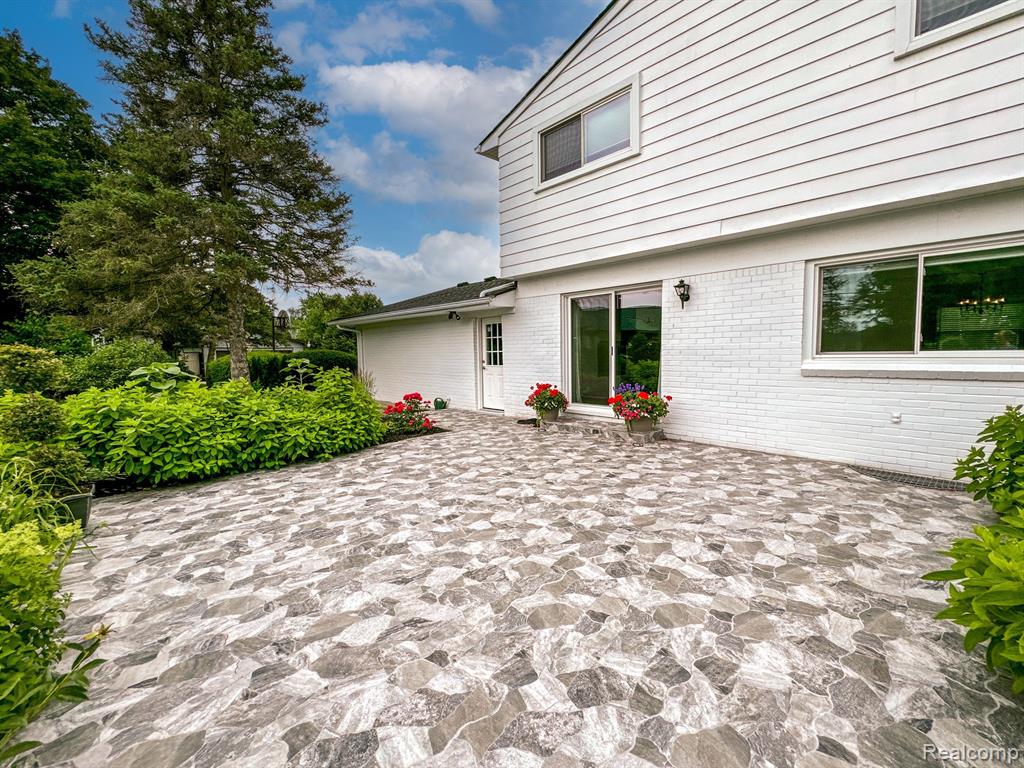 6895 Halyard Road Bloomfield Hills, MI 48301 - Photo 38 of 44