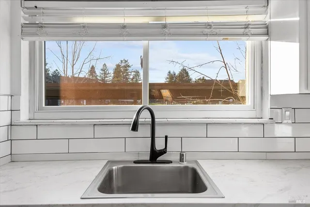 $427,000 | 1493 Parkway Drive, Rohnert Park, CA 94928