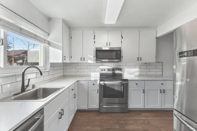 $427,000 | 1493 Parkway Drive, Rohnert Park, CA 94928