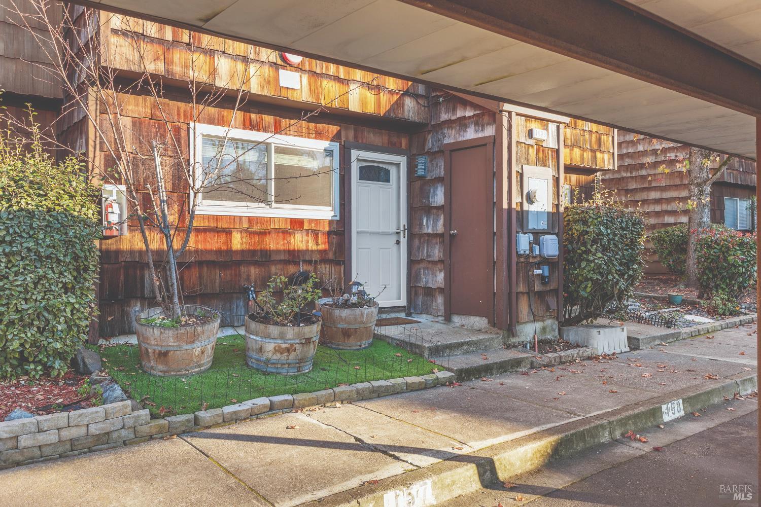 1493 Parkway Drive Rohnert Park, CA 94928 - Photo 3 of 37