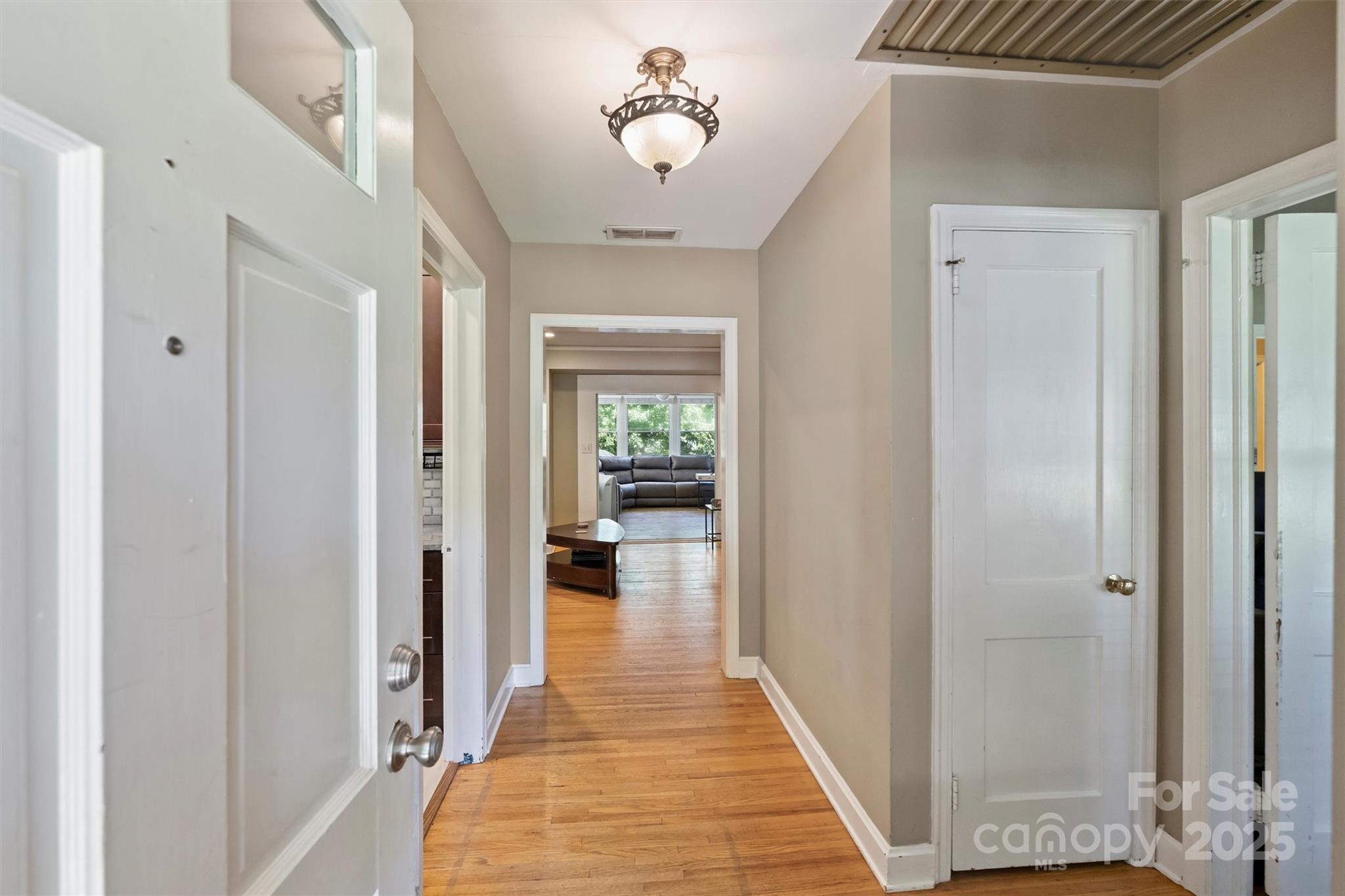 433 Hollis Road Charlotte, NC 28209 - Photo 2 of 41 Gallery Image 2