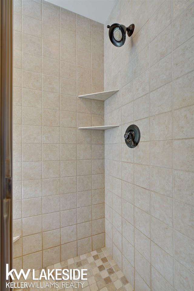 10210 Smiths Creek Road Goodells, MI 48027 - Photo 25 of 47 31352630-24.JPG