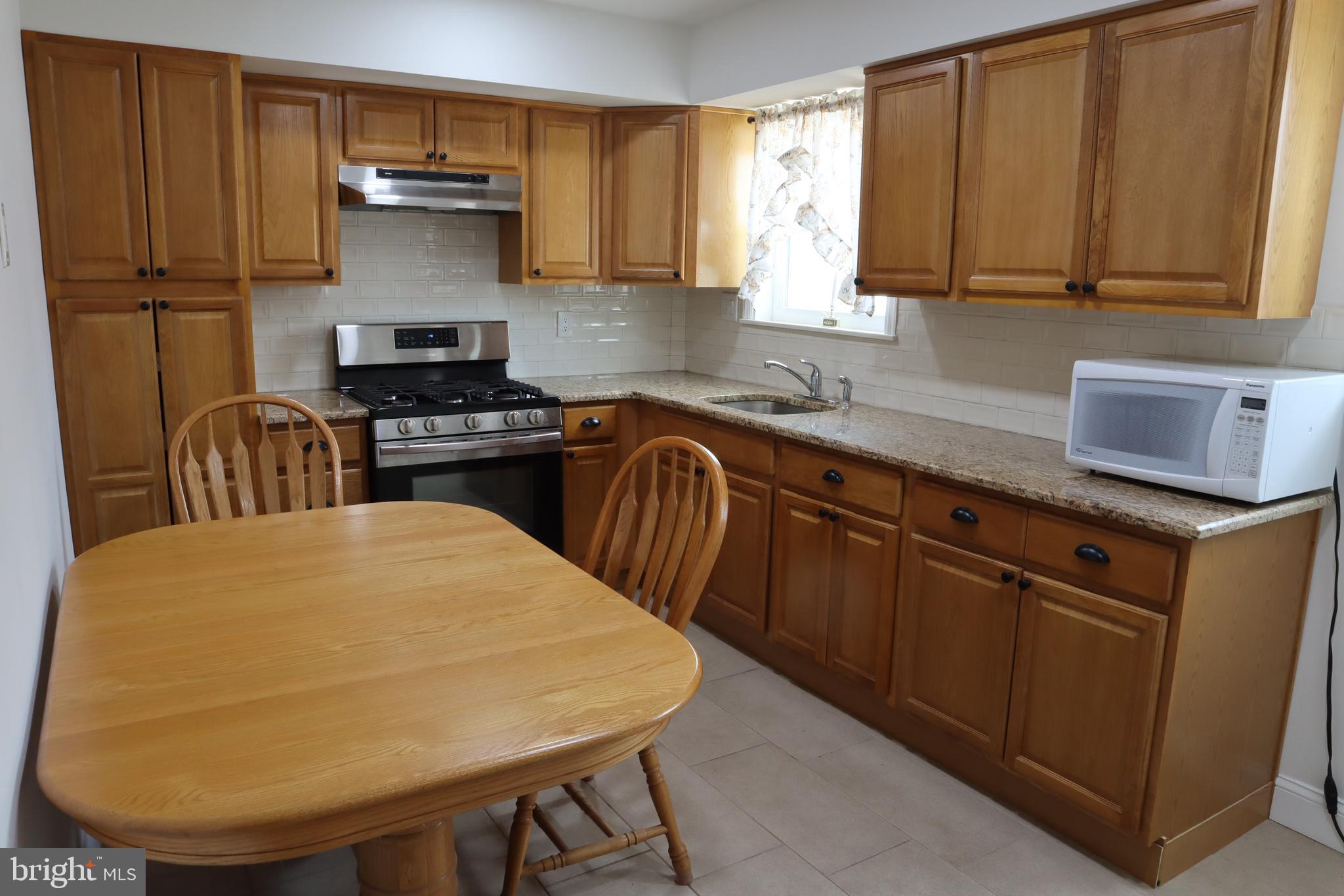 630 Avon Road Philadelphia, PA 19116 - Photo 11 of 40 Kitchen