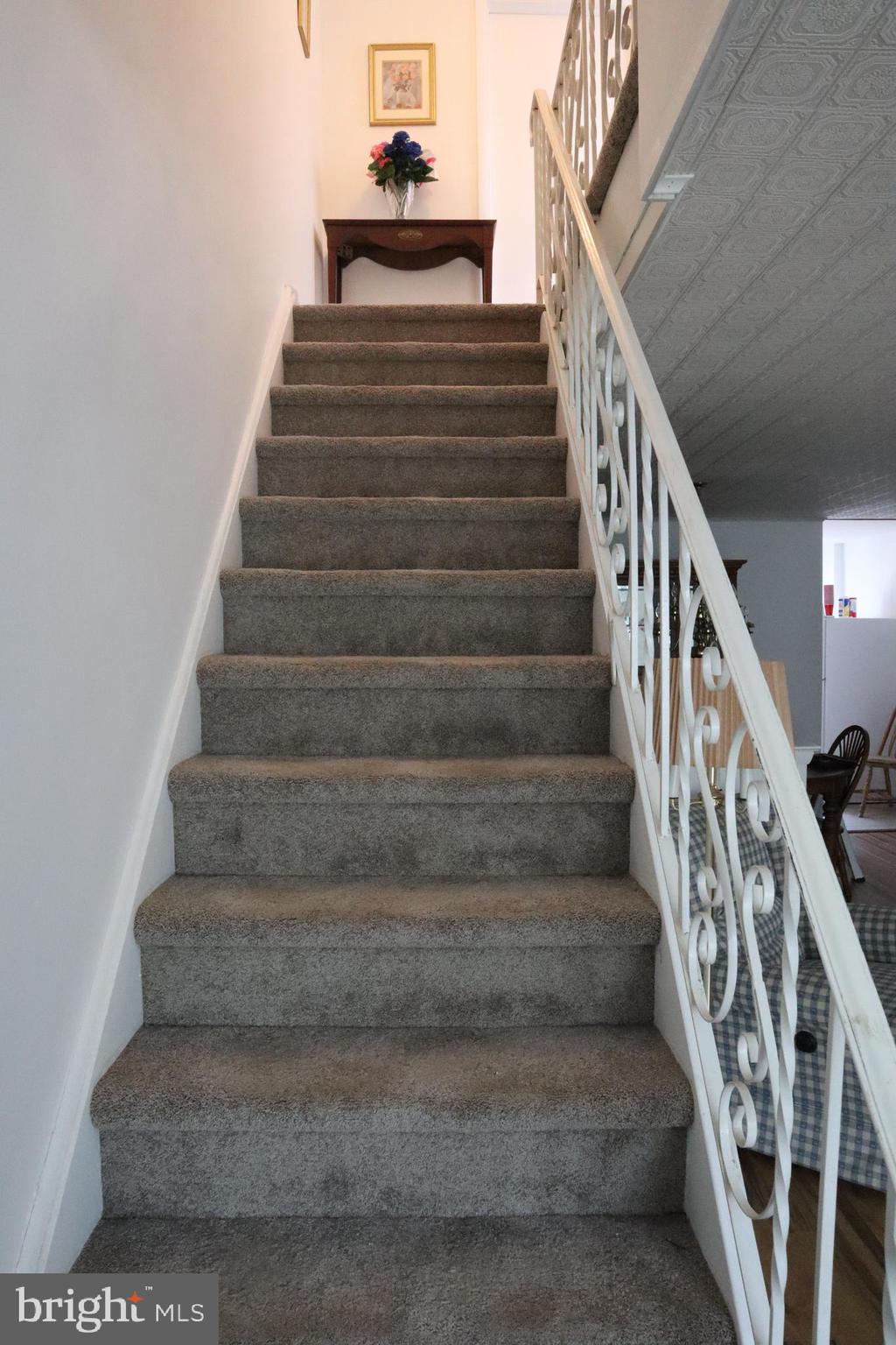 630 Avon Road Philadelphia, PA 19116 - Photo 14 of 40 Stairs