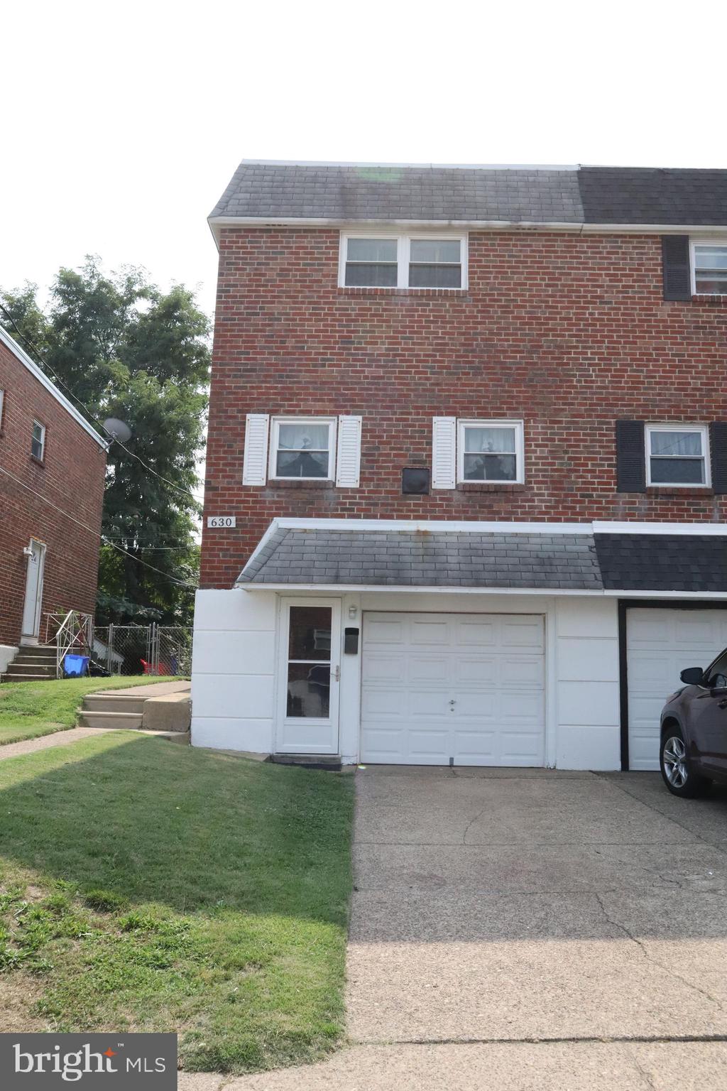 630 Avon Road Philadelphia, PA 19116 - Photo 3 of 40 Front of Home