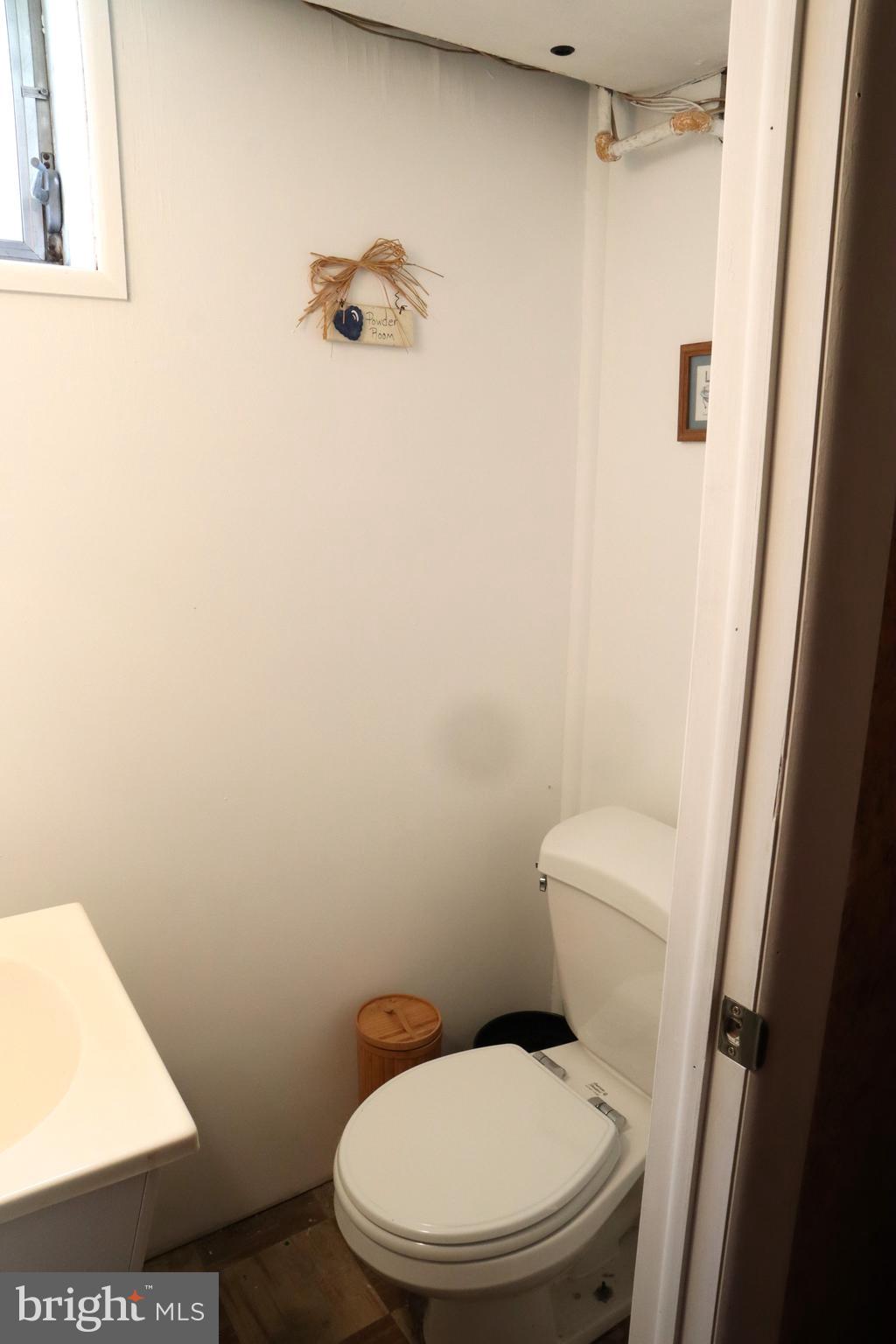 630 Avon Road Philadelphia, PA 19116 - Photo 34 of 40 Basement Half bath