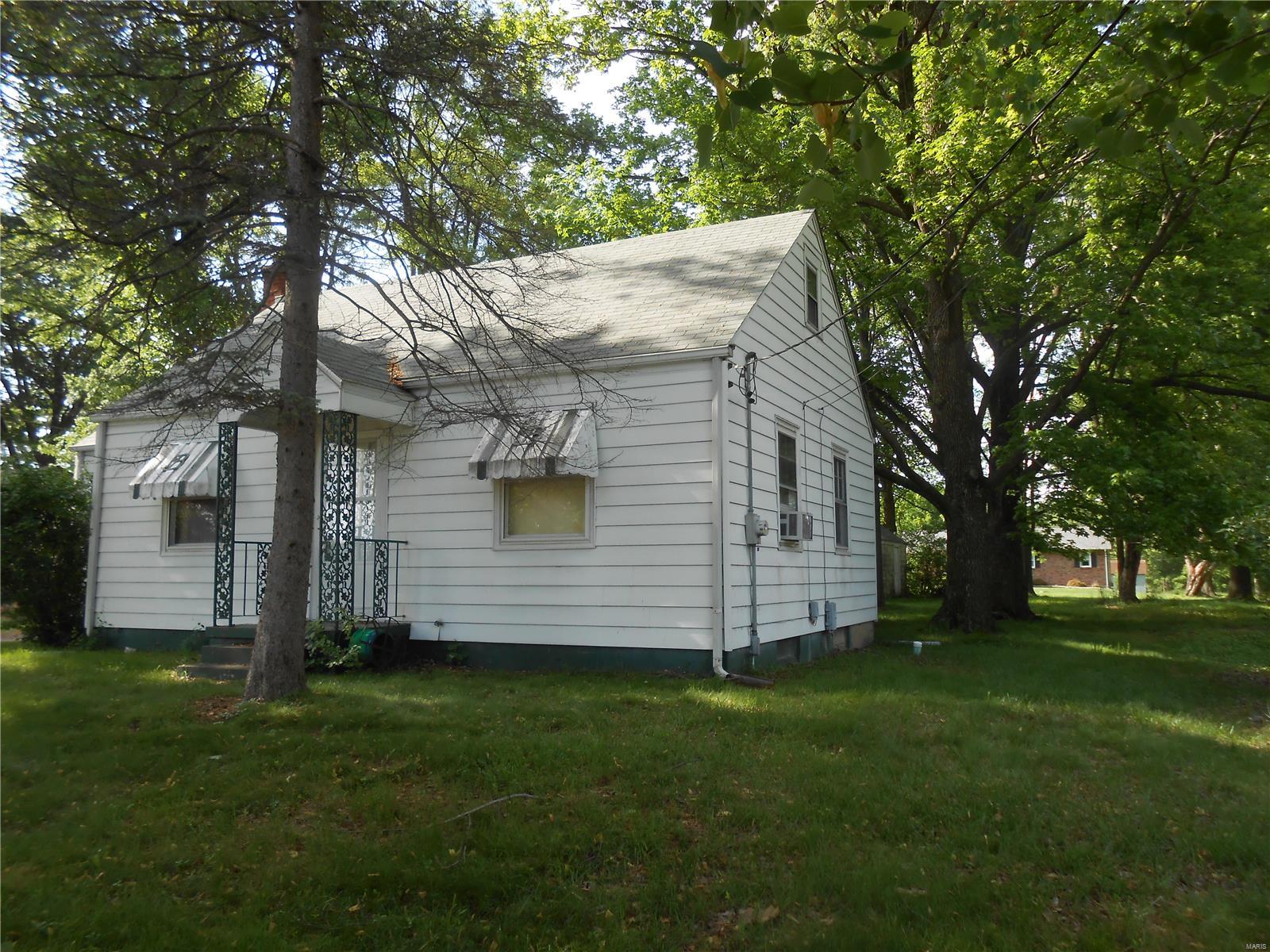 5409 Humbert Road Alton, IL 62002 - Photo 2 of 17