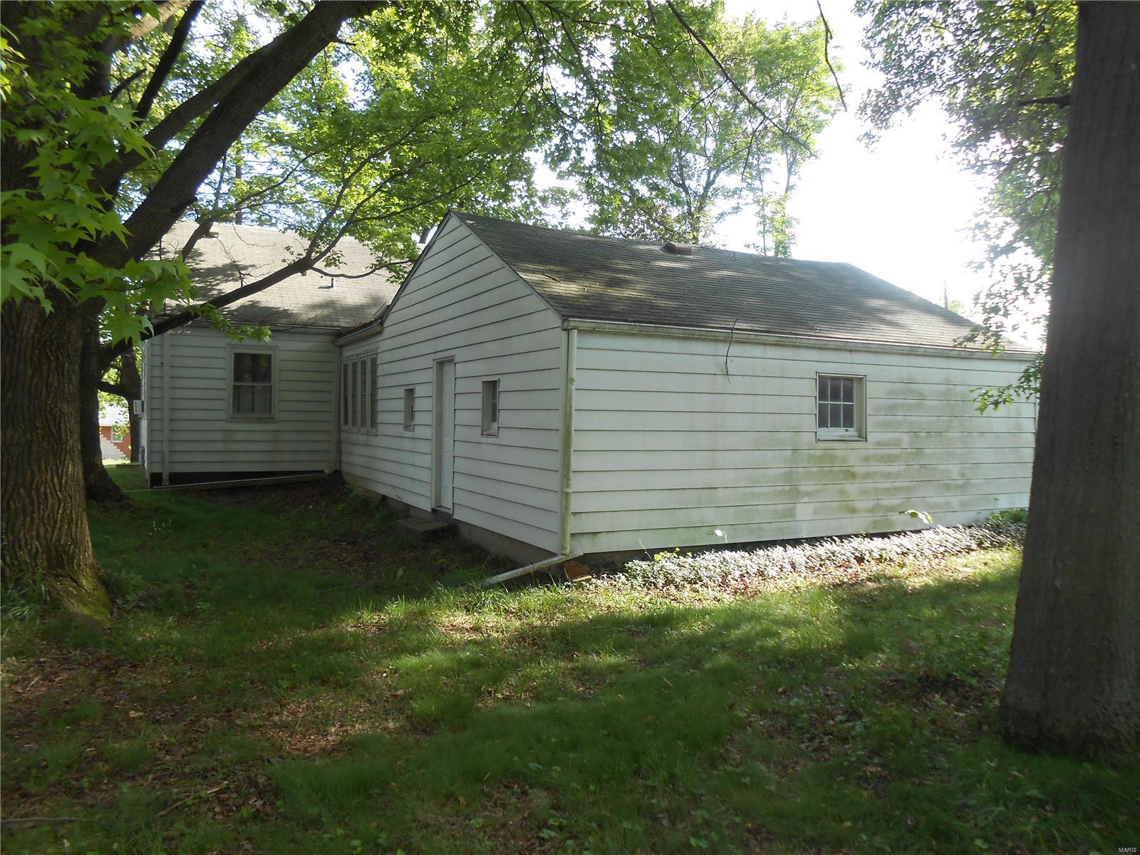 5409 Humbert Road Alton, IL 62002 - Photo 3 of 17