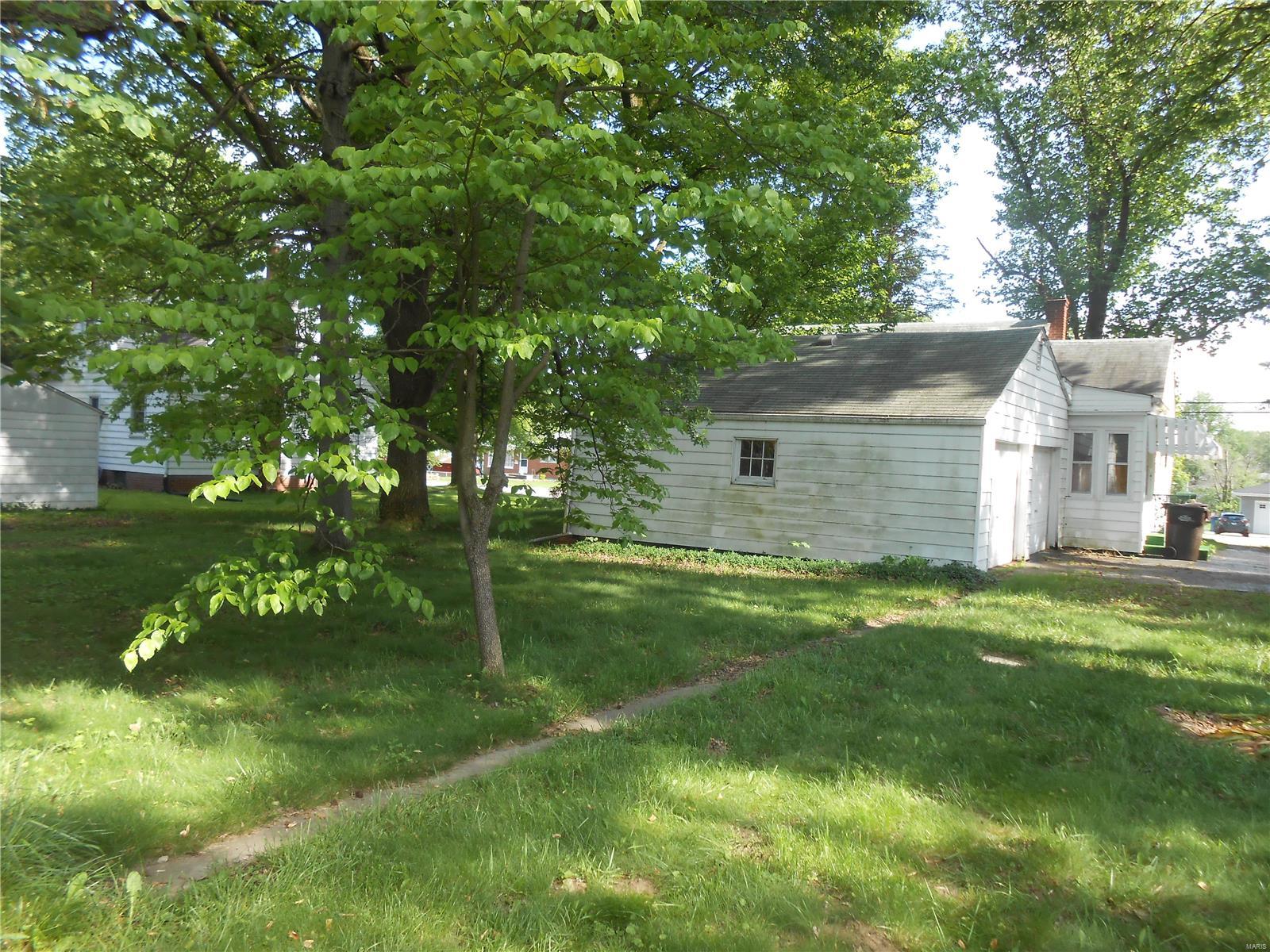 5409 Humbert Road Alton, IL 62002 - Photo 4 of 17