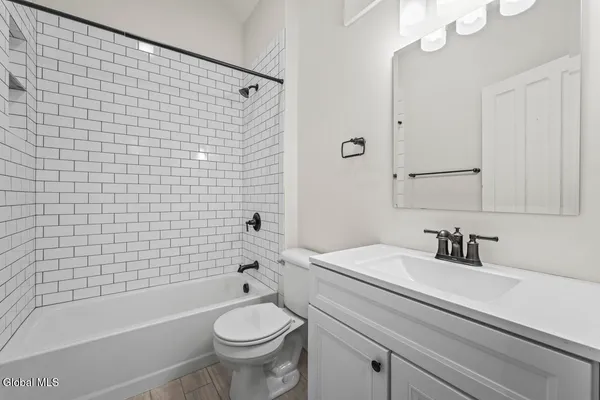 $1,295,000 | 1 Oak Street, Saratoga Springs, NY 12866