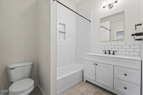 $1,295,000 | 1 Oak Street, Saratoga Springs, NY 12866