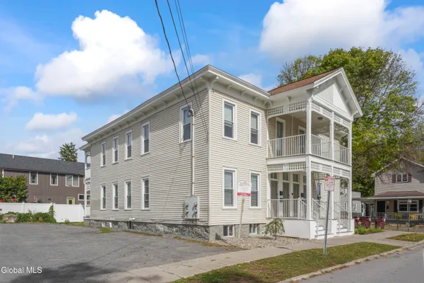 $1,295,000 | 1 Oak Street, Saratoga Springs, NY 12866