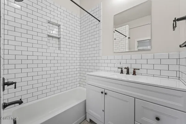 $1,295,000 | 1 Oak Street, Saratoga Springs, NY 12866