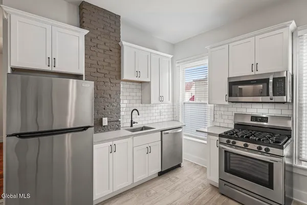 $1,295,000 | 1 Oak Street, Saratoga Springs, NY 12866