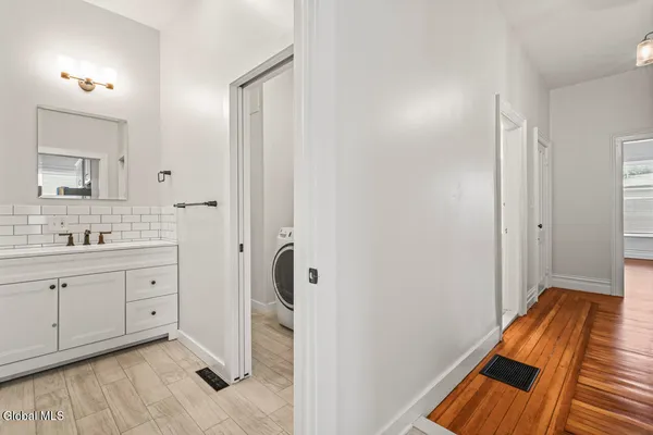 $1,295,000 | 1 Oak Street, Saratoga Springs, NY 12866