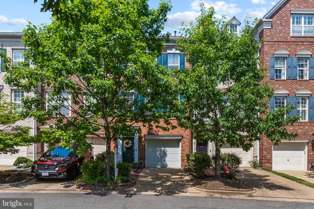 $780,000 | 155 Barrett Place, Alexandria, VA 22304