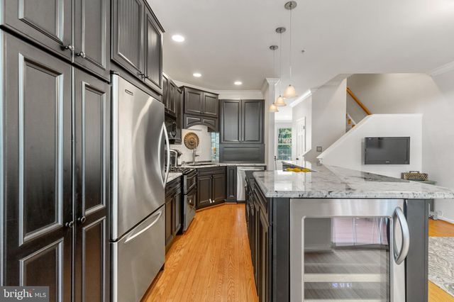 $780,000 | 155 Barrett Place, Alexandria, VA 22304