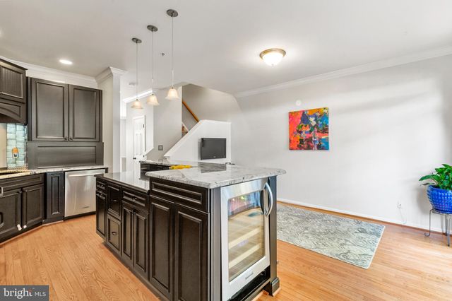 $780,000 | 155 Barrett Place, Alexandria, VA 22304