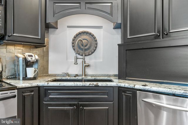 $780,000 | 155 Barrett Place, Alexandria, VA 22304