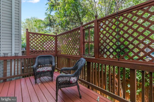 $780,000 | 155 Barrett Place, Alexandria, VA 22304