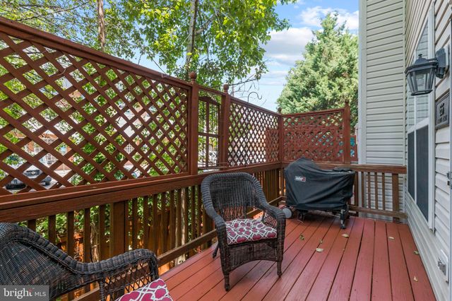 $780,000 | 155 Barrett Place, Alexandria, VA 22304