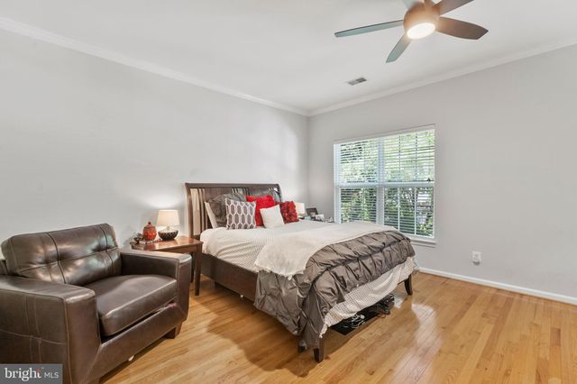 $780,000 | 155 Barrett Place, Alexandria, VA 22304