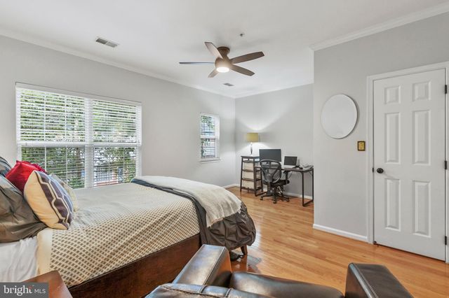 $780,000 | 155 Barrett Place, Alexandria, VA 22304