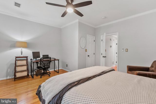 $780,000 | 155 Barrett Place, Alexandria, VA 22304