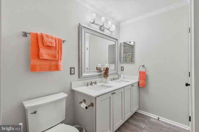 $780,000 | 155 Barrett Place, Alexandria, VA 22304