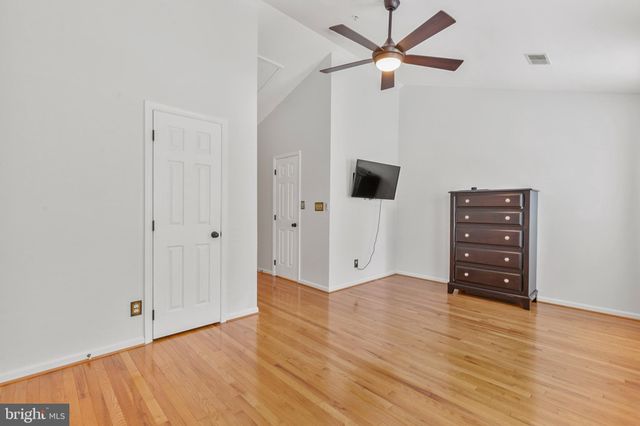 $780,000 | 155 Barrett Place, Alexandria, VA 22304