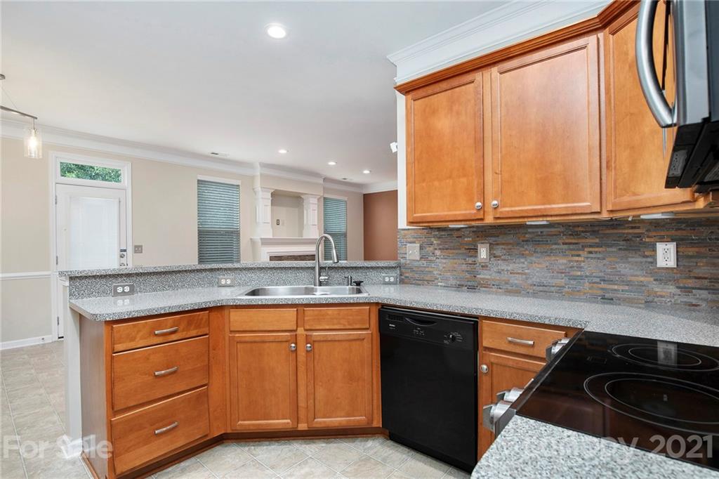 12927 Rothe House Road Charlotte, NC 28273 - Photo 3 of 31 Gallery Image 3