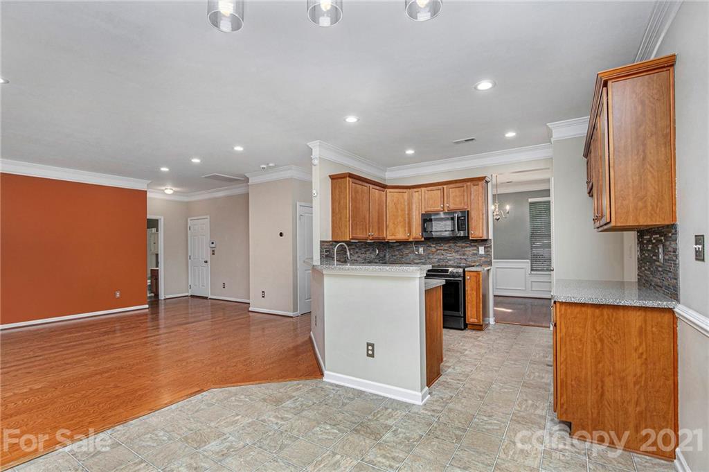12927 Rothe House Road Charlotte, NC 28273 - Photo 5 of 31 Gallery Image 5
