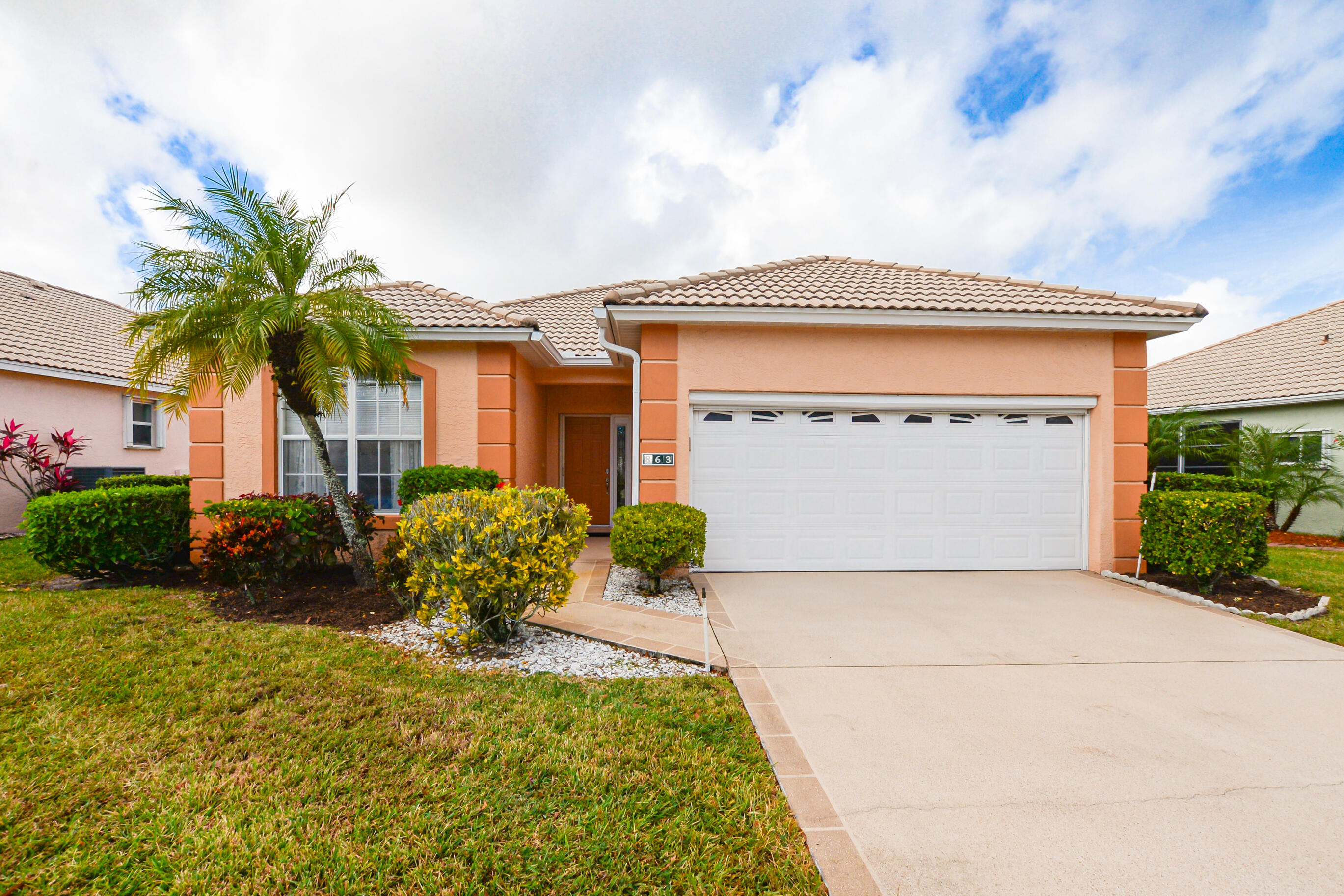 863 Northwest Sorrento Ln  