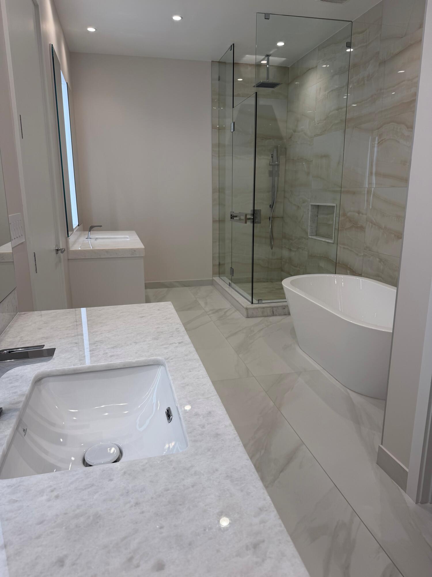 220 Southeast Mizner Boulevard, Unit PH922 Boca Raton, FL 33432 - Photo 15 of 25 Bathroom 3