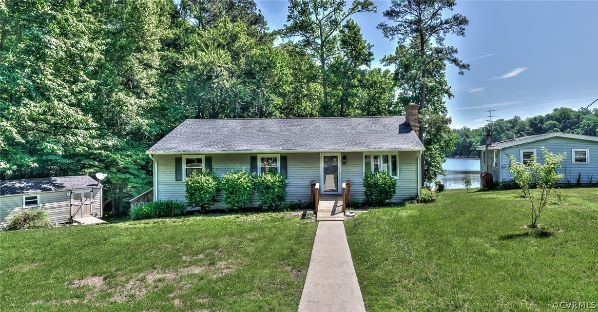 5006 Holly Road Quinton, VA 23141 - Photo 5 of 44 Gallery Image 5